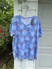 NWT Kim Rogers Pretty Blue Red White Fireworks V-Neck Top 1X
