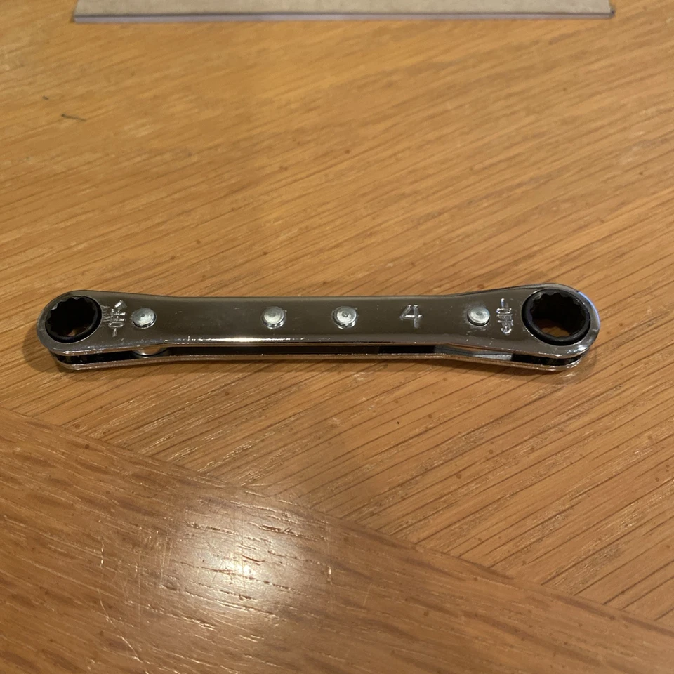 Snap-On NEW R1011C 5/16–11/32" 12-Point SAE 0° Offset Ratcheting Box Wrench - Image 2 of 4