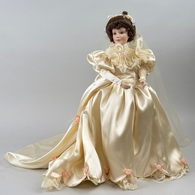Ashton-Drake Porcelain Bride Doll   Wedding Gown, Veil 18''