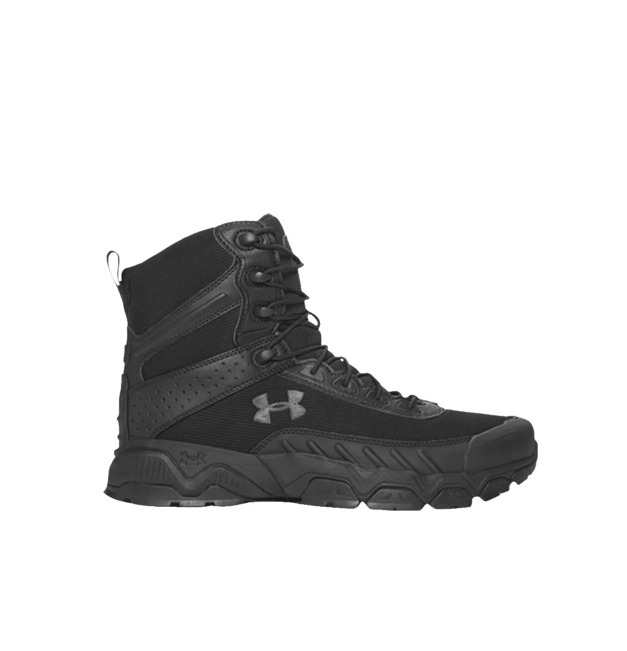 Botas para hombre Under Armour aisladas