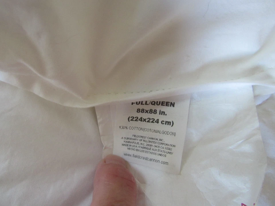 FIELDCREST CANNON WHITE POLY FILL COMFORTER DUVET INSERT 88"X88" FULL/QUEEN EXCL - Image 4 of 4