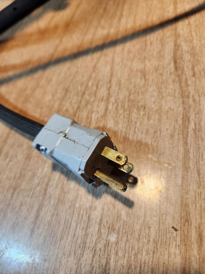 ETC Source Four Ellipsoidal 750W - Black 19 degree W/ New Halogen OSRAM Bulb - Image 4 of 4