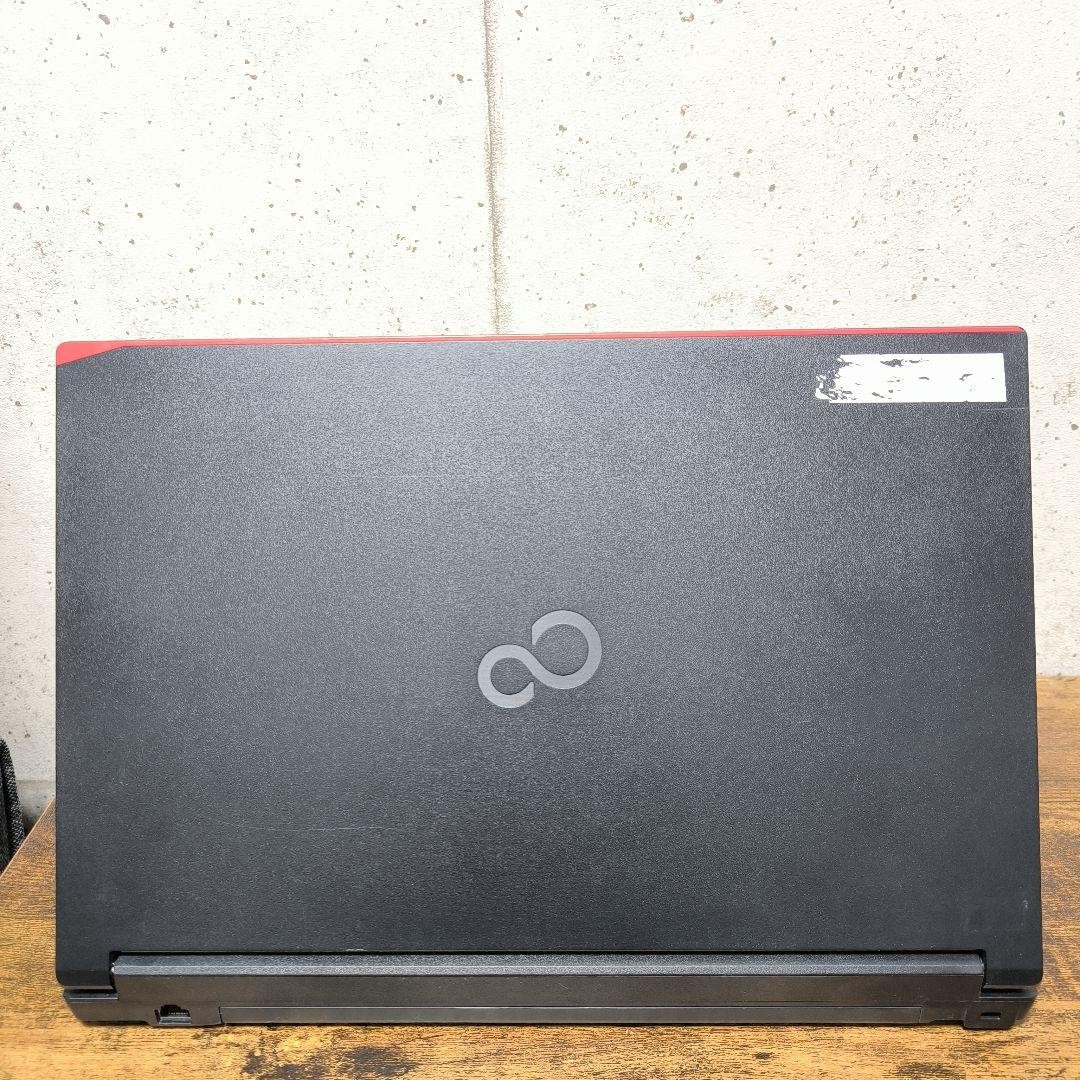 Fujitsu LIFEBOOK A5510D 15.6in Core i5 10th Gen 8GB RAM Fujitsu LIFEBOOK A5510D 15.6in Core i5 10th Gen 8GB RAM