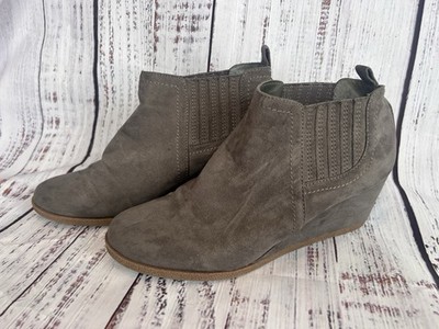 DV8 By Dolce Vita Boots Women s 7.5 Ankle Booties Wedge Pull On Gray Suede