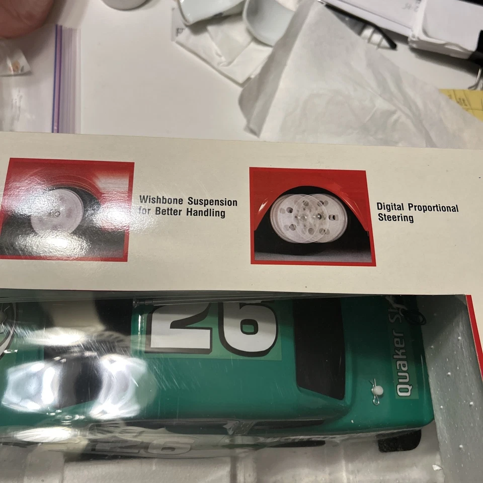 Vintage QUAKER STATE Remote Controlled NASCAR #26 Stock Car JRL 1988 BNIB - Image 4 of 4