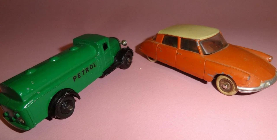 DINKY TOYS 2 CARS DIECAST MECCANO PETROL TRUCK & CITROEN DS-19 SALOON 1960's - Image 3 of 4