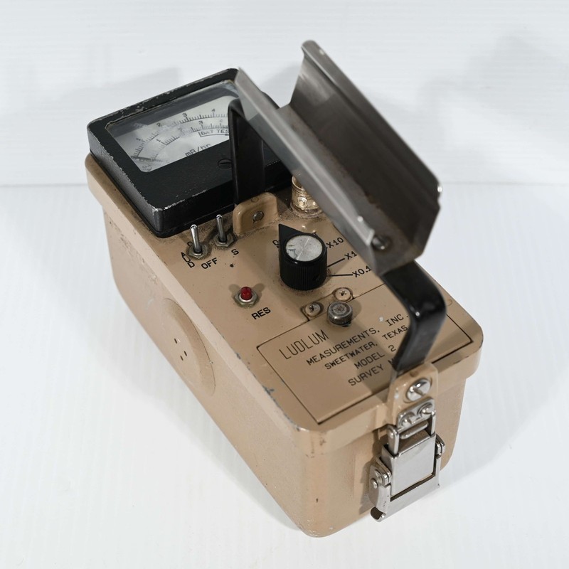 Ludlum Model 2 Survey Meter Geiger Counter Radiation Detector Vintage Surplus