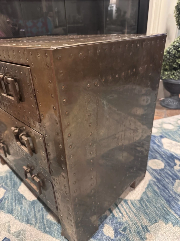 Sarreid 黄铜包好莱坞摄政运动紧凑型 3 个抽屉柜支架 — 第 4/4 张图片