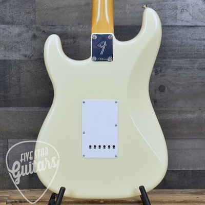 Fender Vintera III Late 60s Stratocaster - Olympic White with