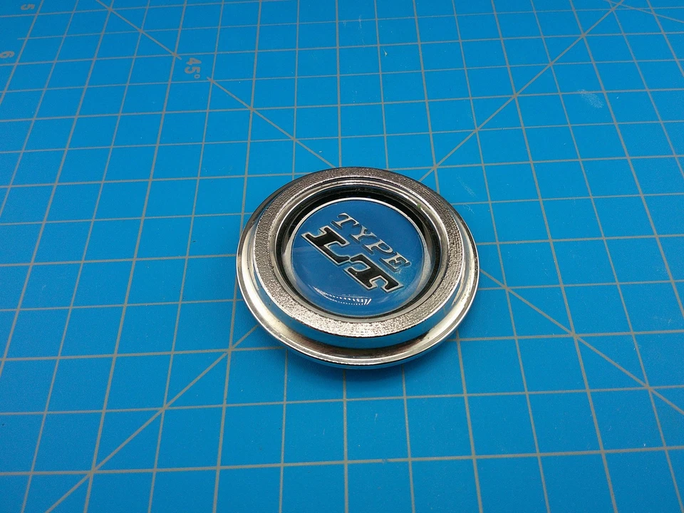 Винтажный центральный колпак колеса Chevrolet Camaro типа LT с эмблемой оригинальный производитель 1970-х металлический - Изображение 4 из 4