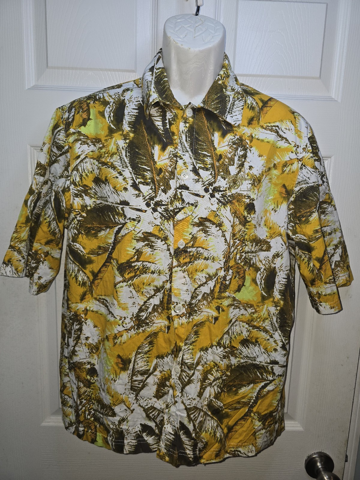 Valentino Shirt Men's Size Large Made In Italy Gold Emblem Tropical RARE Sand