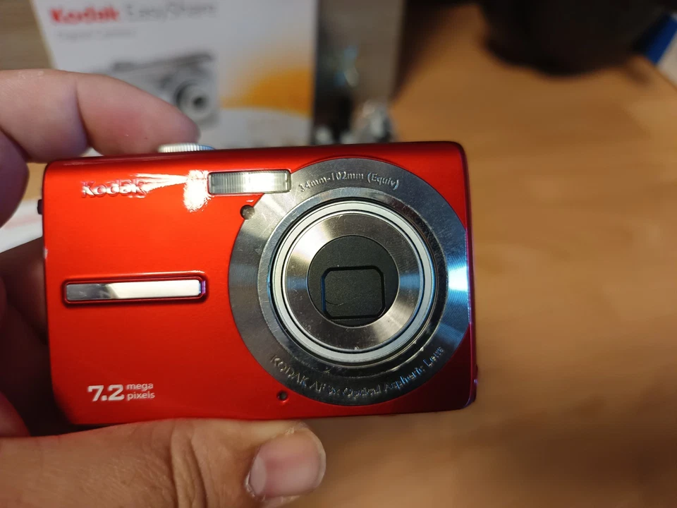Kodak EasyShare M763 7,2MP Digitalkamera Kamera Rot AKKU DEFEKT - Bild 3 von 4