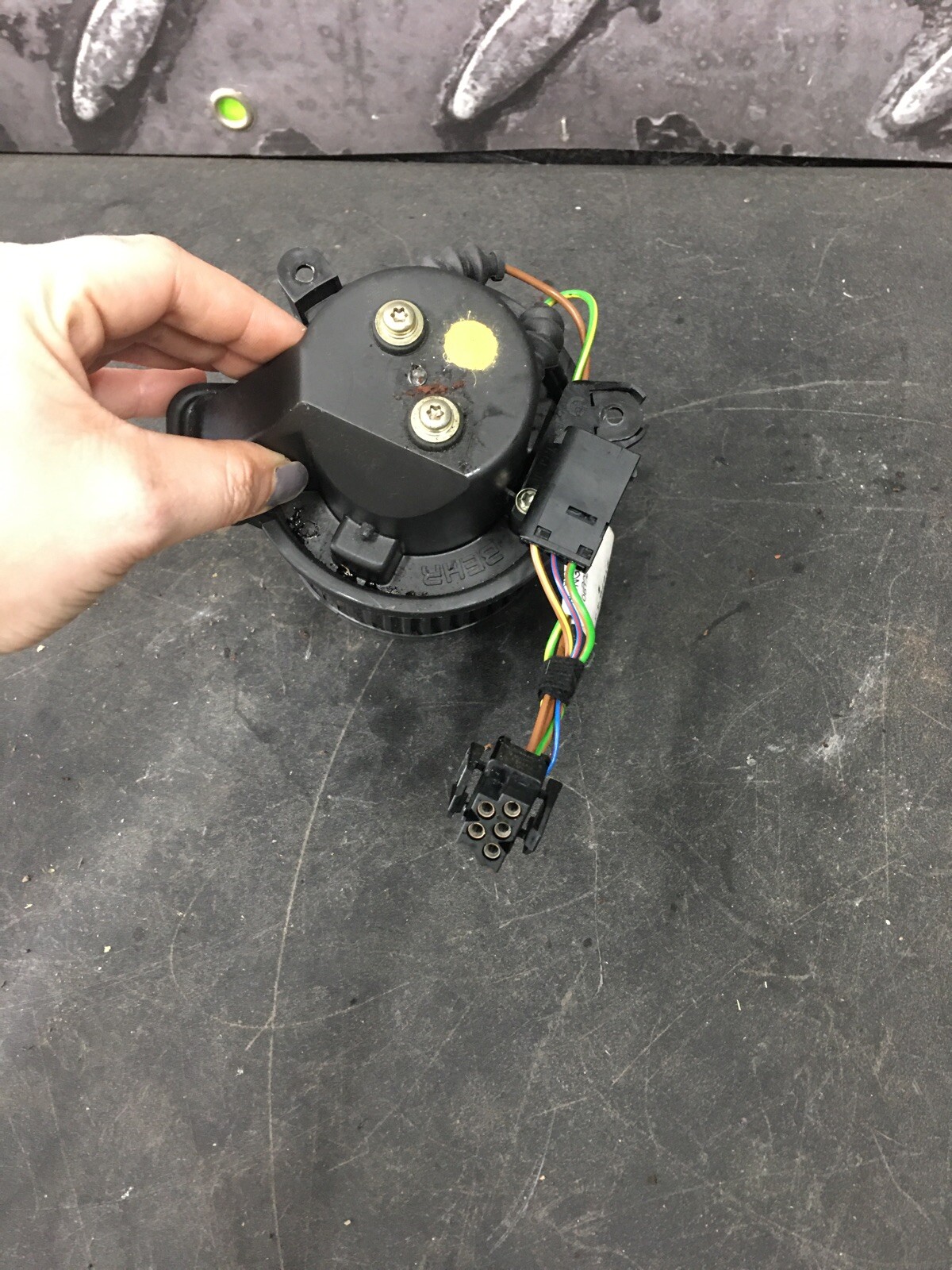 2003 BMW X5 CENTER CONSOLE A/C AIR CONDITIONING HEATER BLOWER MOTOR FAN