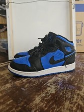 Nike Air Boy Size 7Y Royal Blue