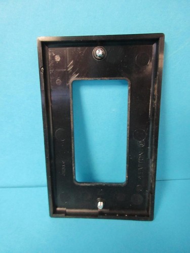 New Leviton Self Test Tamper Resistant GFCI Outlet Receptacle Wallplate GFTR2-E - Picture 10 of 11