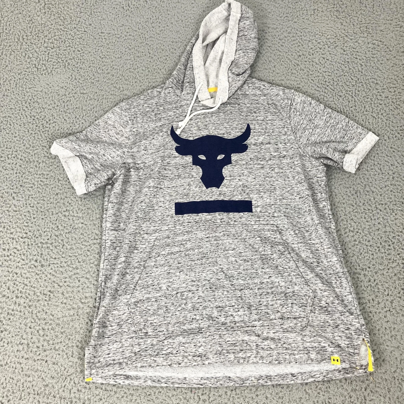 Under Armour Project Rock Hoodie Mens Medium Gray Short Sleeve Bull Logo Gym
Opens in a new window o