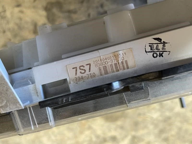 USED 2019 HINO 195 HYBRID   SPEEDOMETER Assembly  83800-37S70 approx 25k! - image 2 of 4