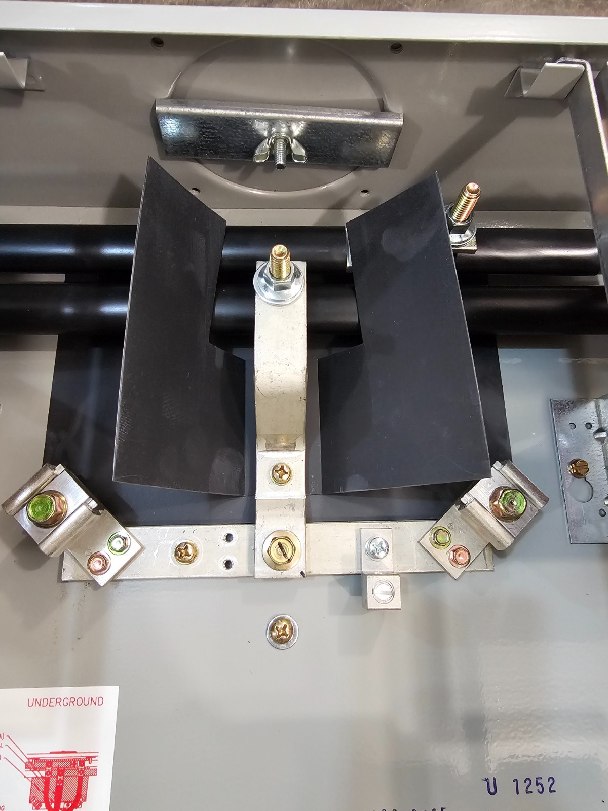 MILBANK U1252-X 200A DUAL METER CAN SOCKET OVERHEAD/UNDERGROUND (NEW IN BOX!)