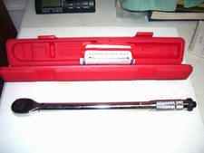 Pittsburgh Tools Torque Wrench 1/2 Drive 18 A...