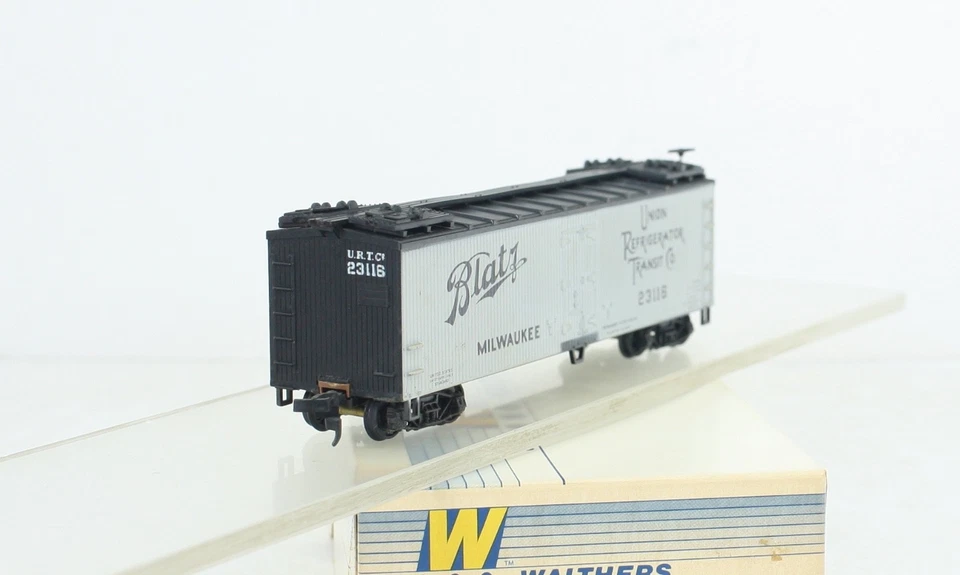 HO Walthers 932-2468 Blatz Beer 40’ Billboard Wood Reefer Built Excellent - Image 2 of 4