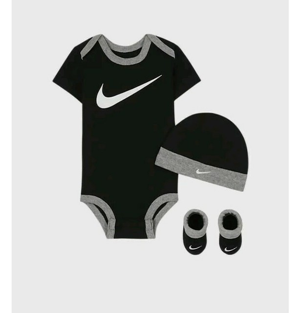 nike infant gift set