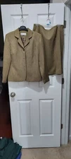 Travis Ayers Petite Woman Size14P  Biegeish Skirt Suit Long Sleeve Lined 