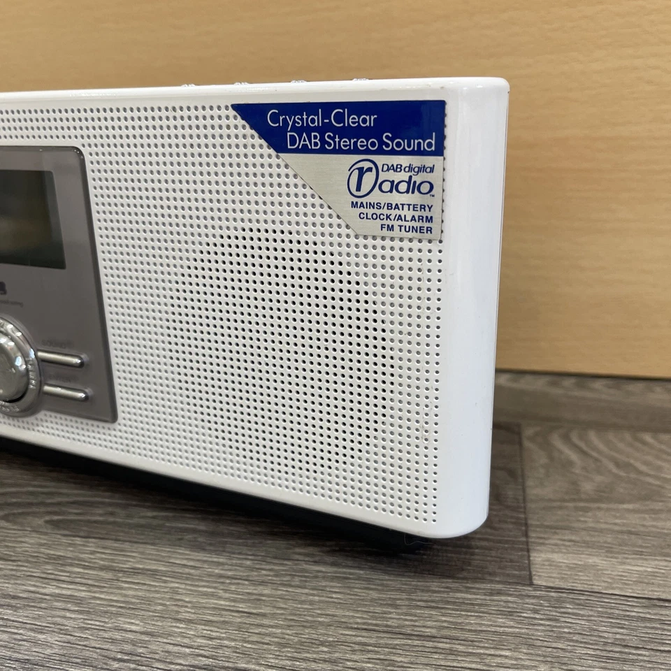 Sharp DAB Radio FM Receiver FV-DB1E - White - Image 4 of 4