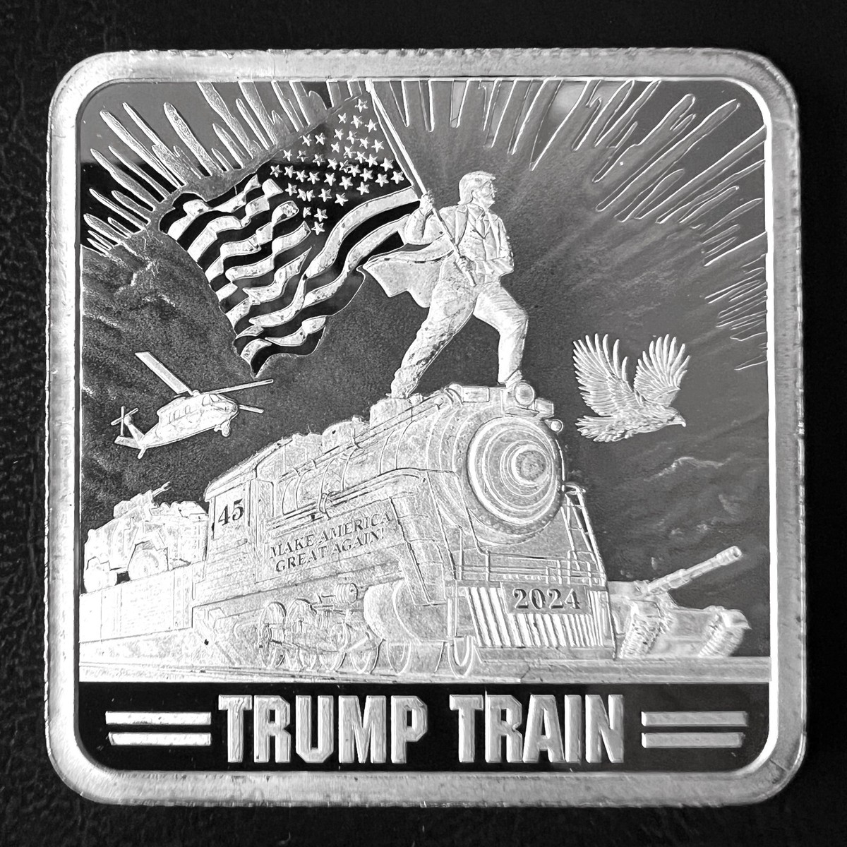トランプ大統領　1オンス 純銀バー　2024 Hugging The Flag Trump 1 Oz .999 Fine Silver Square 2024 Trump Train Silver