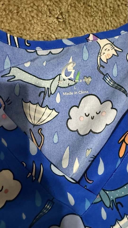 Lot Of 3 Women’s Scrub Tops Size L Cherokee & GT Performance, Disney, Medical - Image 3 of 4