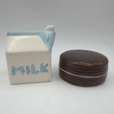 Oreo Sandwich Cookie and Jug of Milk Salt and Pepper Shakers. Has stoppers.