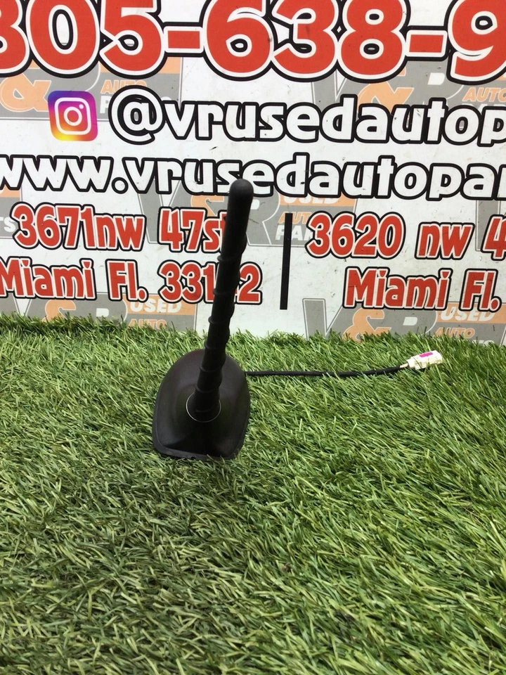 ✅ Dodge Journey 2018 base de antena montaje en techo Pn: 05064793AB fabricante original Foto 2 de 4