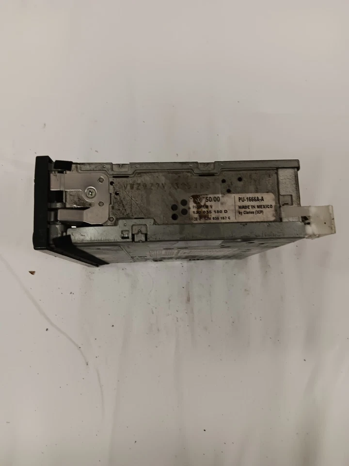 PU-1666A-A *Read Description* Car Radio Cassette Deck VW Volkswagen - Image 2 of 4