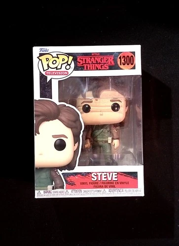Steve Funko Pop! 1300 Stranger Things Netflix 80s D&D Demogorgon in Protector