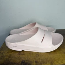 OOFOS OOahh Recovery Slides Women’s Size 10 Light Pink