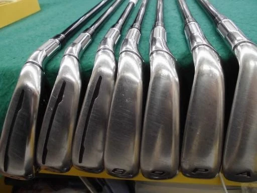  TaylorMade M2 2017 Iron Set 5-9+Pw+Aw TM7-217 Graphite Shaft R Flex 7pcs RH  - Image 3 of 4