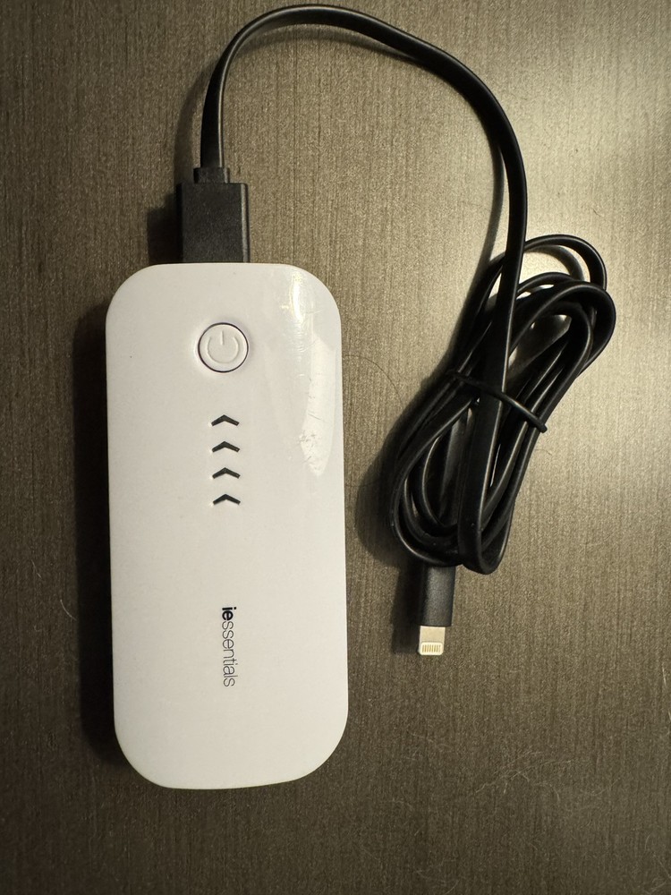 Power Bank İessentials, Capacity:4000mAh, input:DC5v, Output:DC5V