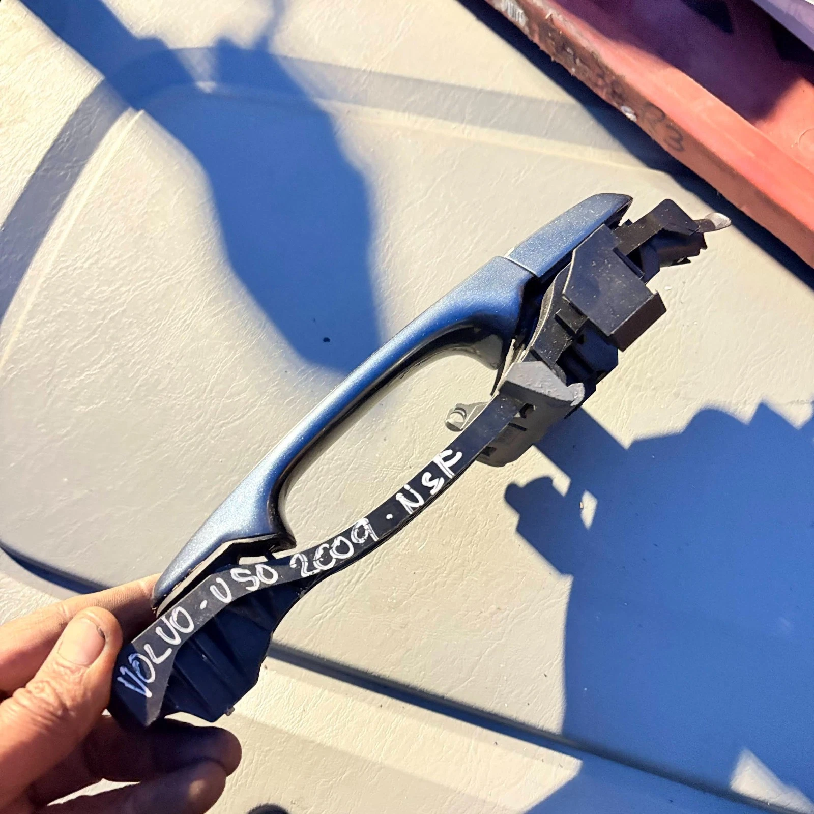 Volvo V50 NSF passenger side exterior handle marked Volvo V50 2009 NSF