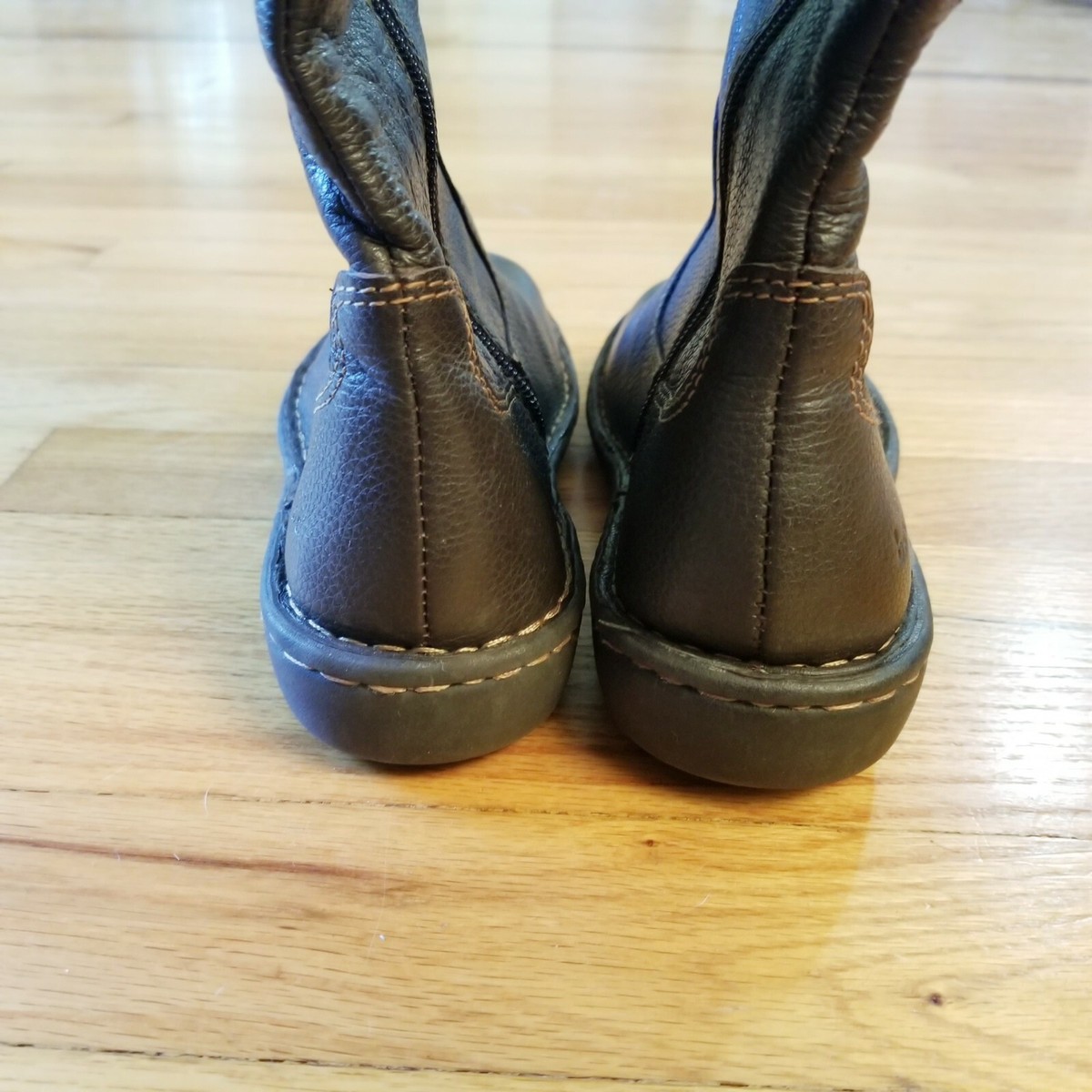 Born Leather Side Zip Boots Women's Moss US EU - Main Image