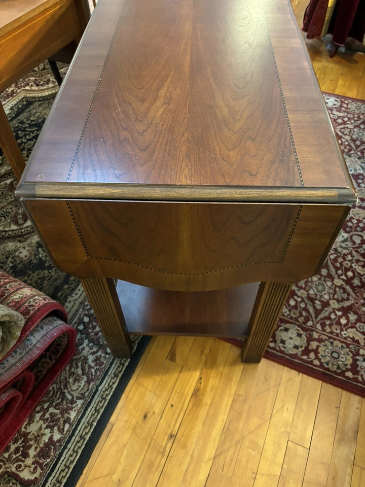 Hekman Console table/server w/inlay with two drawers - Image 4 of 4