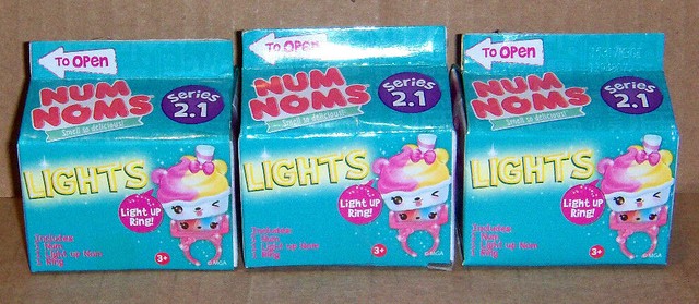 num noms light up