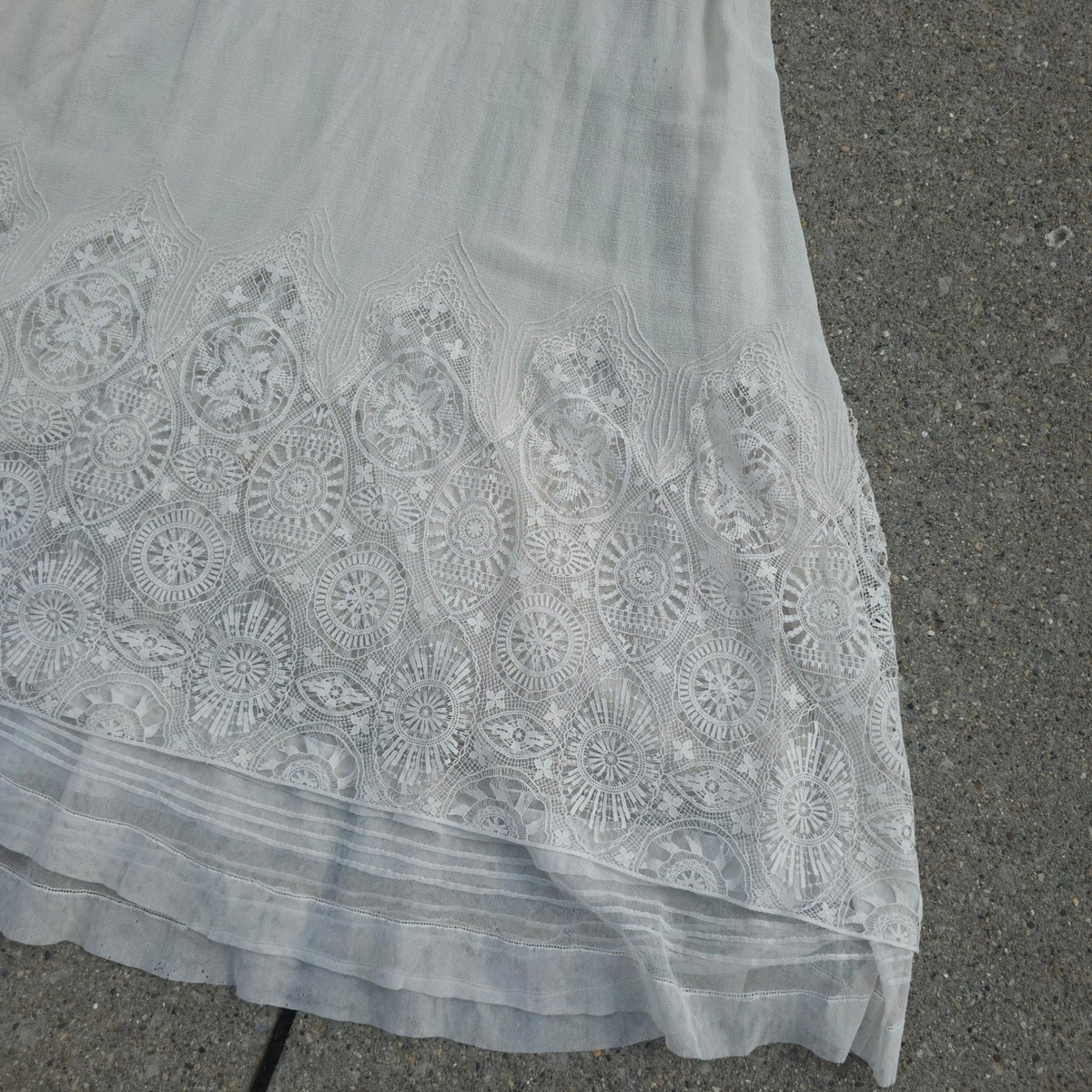 Antique 1900s Edwardian White Cotton Lawn Tea Dress Lace  Gown Hi-Low Victorian View 5