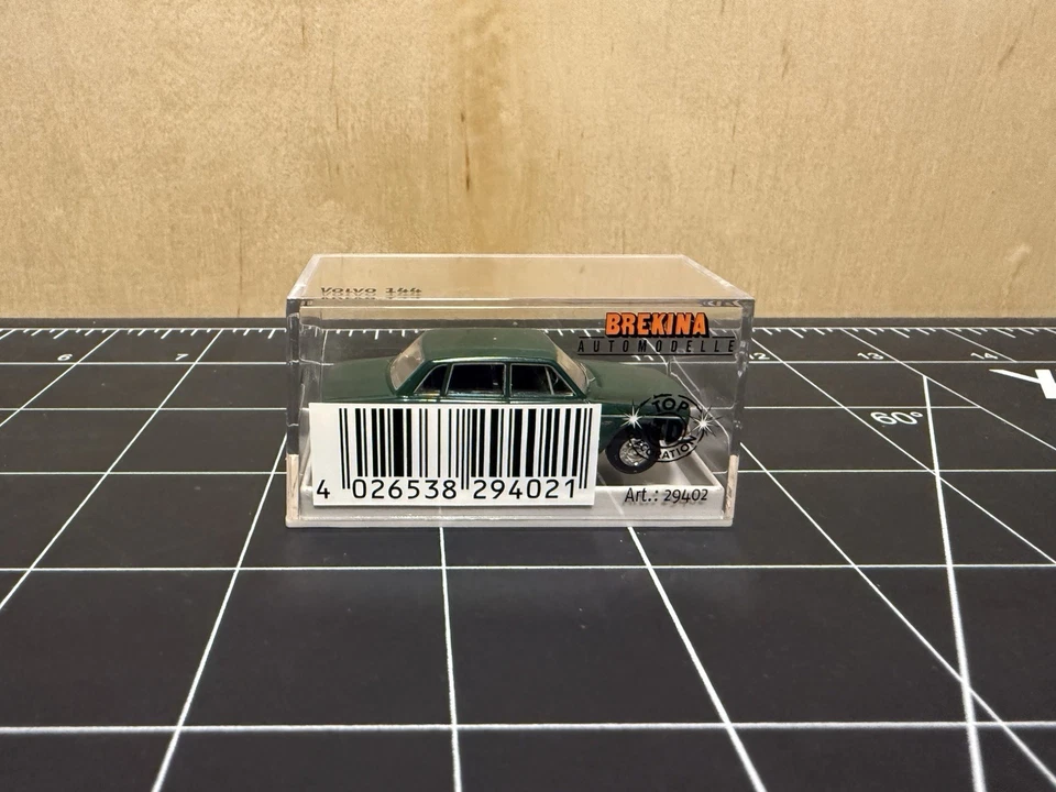 Brekina 29402 Volvo 144 - Green - 1:87/HO - Image 4 of 4