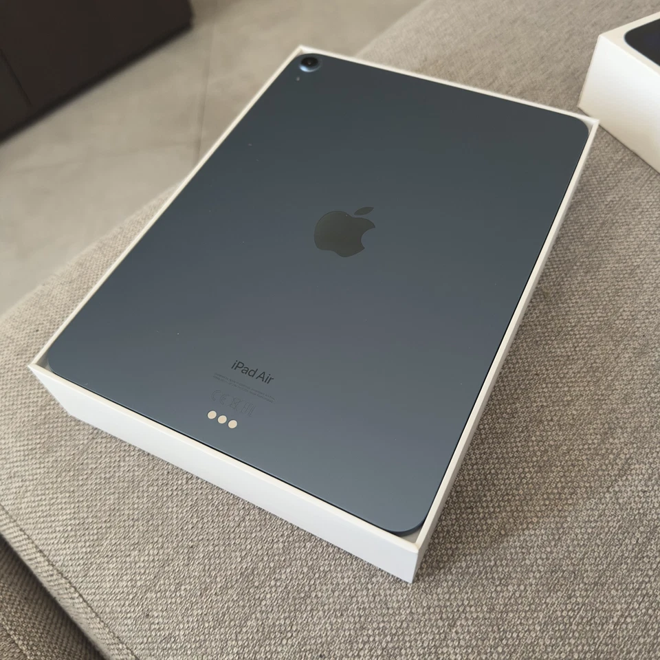 Apple iPad Air 5.ª Gen. 64GB, Wi-Fi + 5G (Desbloqueado), 10,9" - Azul - Imagen 3 de 3