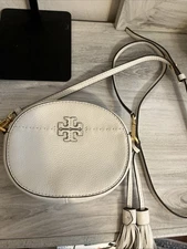 Tory Burch McGraw Round Crossbody White Leather Purse Modern Tassel Boho Travel
