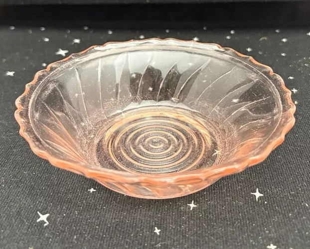 VTG Jeannette Glass Co. Petal Swirl Pink Cereal Bowl 5"Round