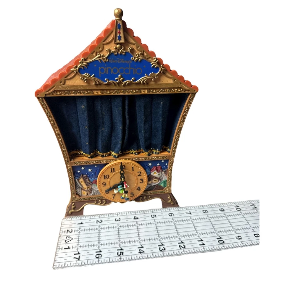 Music Box ENESCO Disney Pinocchio Illuminato Deluxe Azione Teatro Musicale LEGGI - Immagine 4 di 4