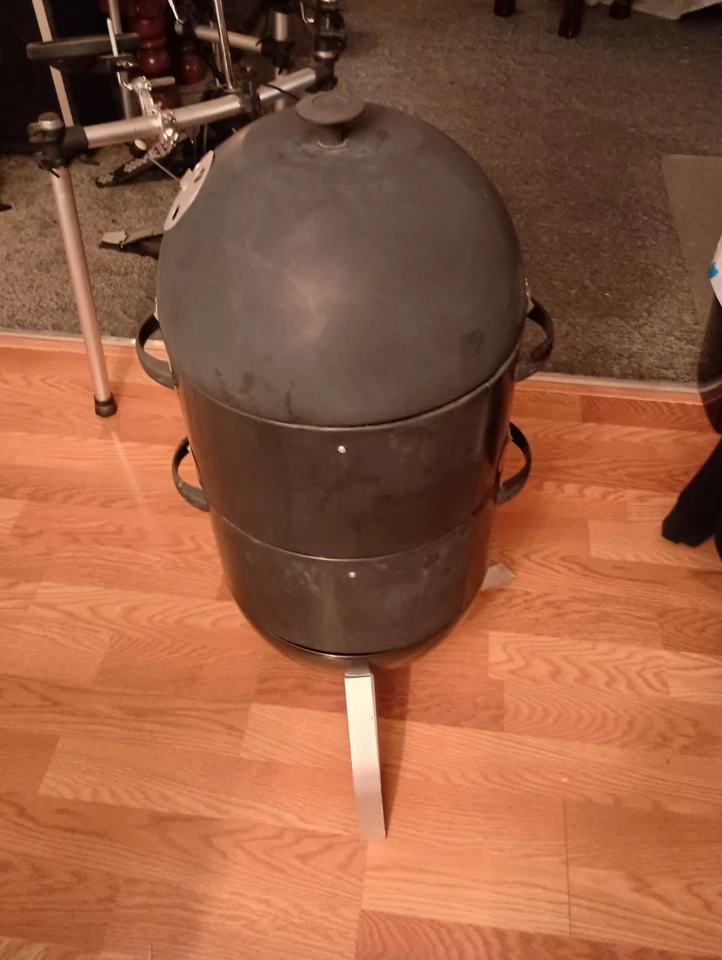 producto de la imagen es un ahumador vertical de carbón BBQ-PRO. Este tipo de fumador Foto 3 de 4