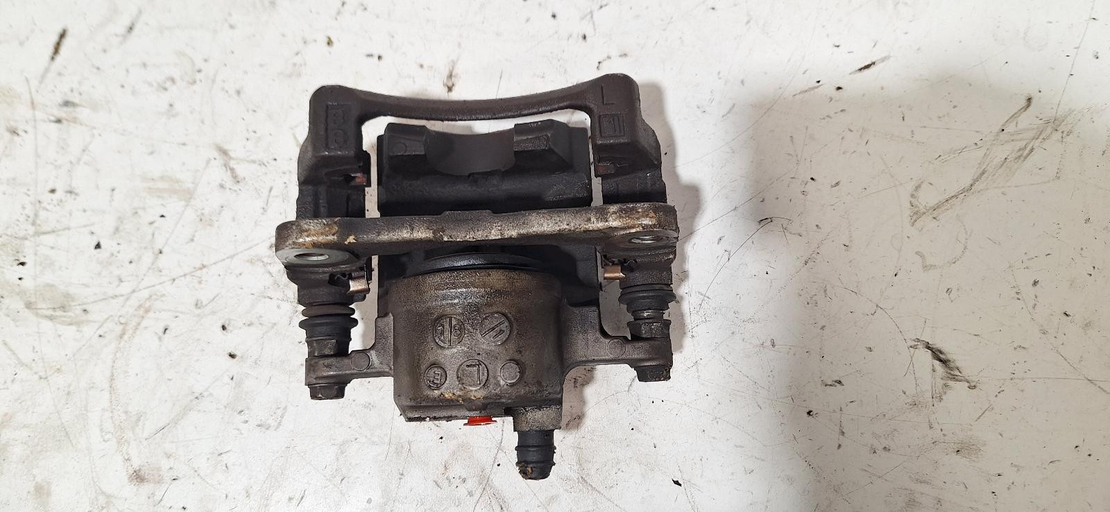 Toyota Prius Left Front Caliper ZVW30 07/200912/2015 - thumbnail 6