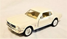 Kinsmart - 1:36 Scale Model 1964 1/2 Ford Mus...