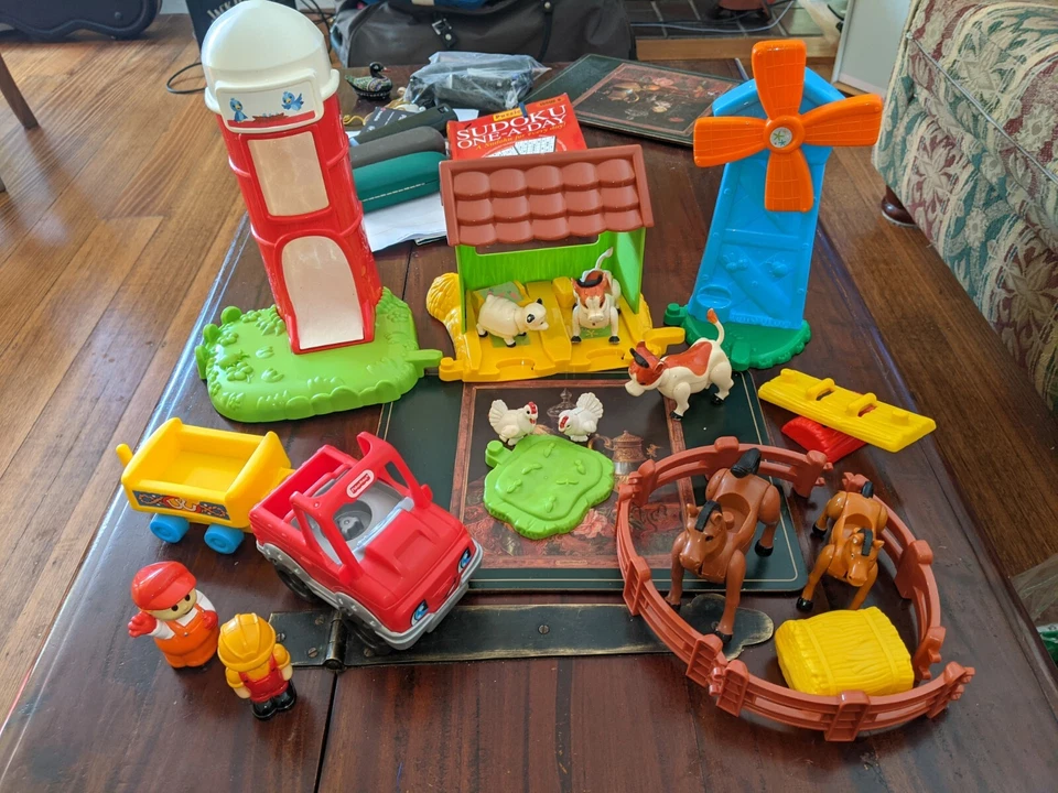 21pc Playmates FARM ANIMALS HorseCowSheepChix CAR Trailer SHED WINDMILL Mixd LOT - image 2 of 4